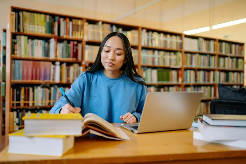 WeekMePro horarios guardados para estudiantes
